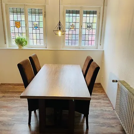 Gemuetliche Wohnung Mit Besonderem Flair Mit Zwei Grossen Schlafzimmern